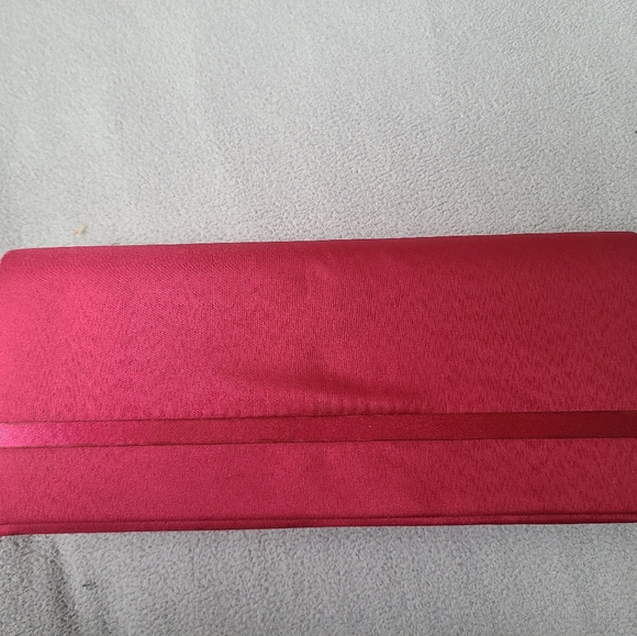 BOGO** NWT Pink Clutch w Silver Chain Strap - Picture 3 of 4